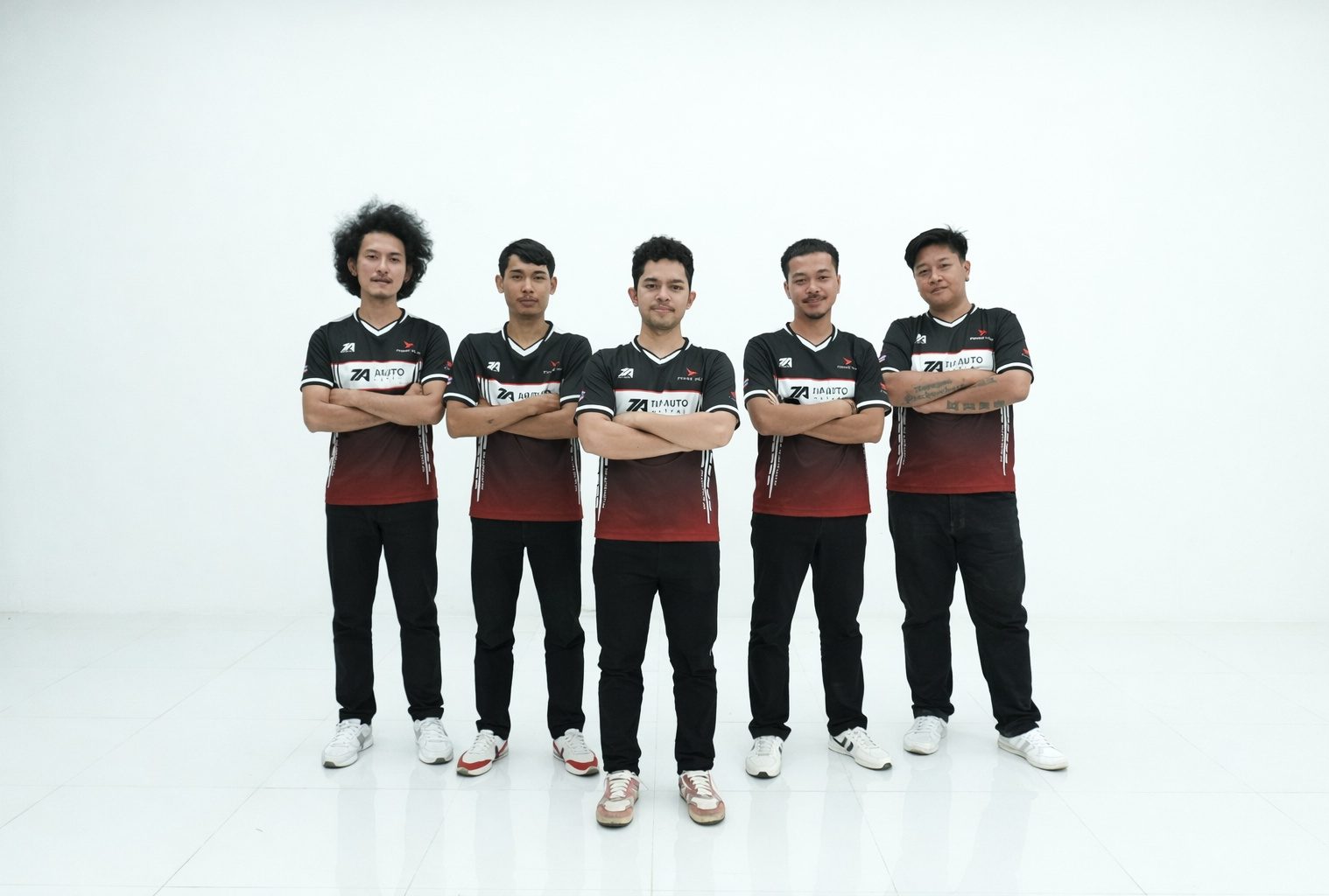 พนักงานและทีมช่างยินดีพร้อมให้บริการ